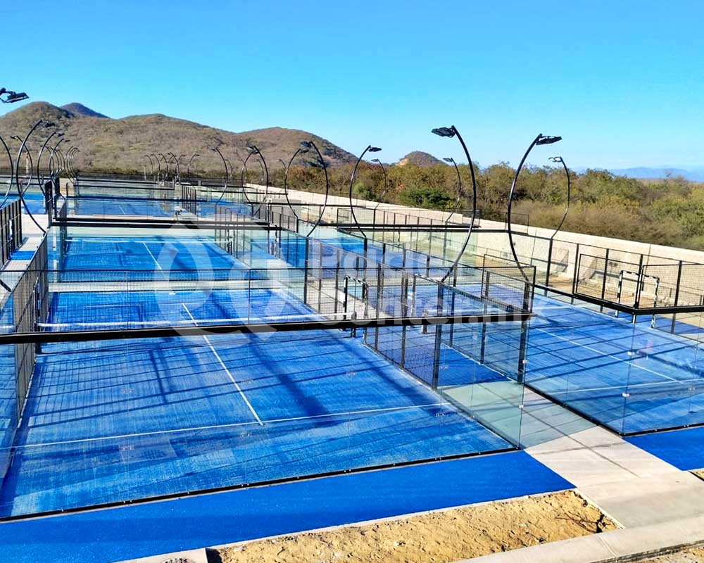 CONSTRUCCION-DE-CANCHAS-DE-PADEL-DE-PASTO-SINTETICO-MEXICO